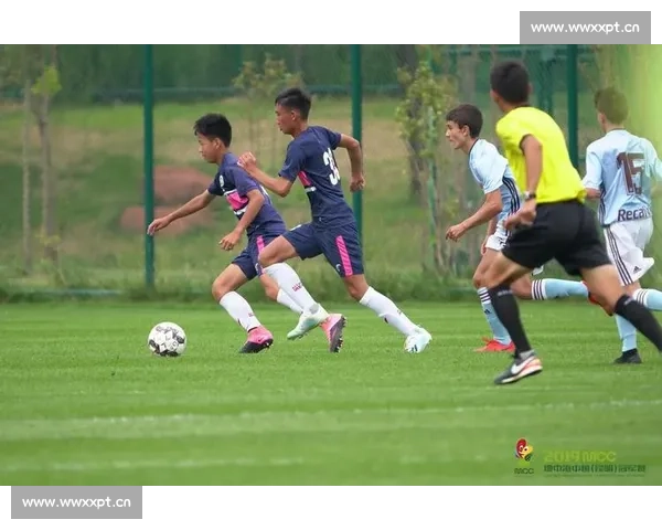 足球赛实时观看体验升级体验全程无延迟畅享精彩赛事精彩瞬间 - 副本 - 副本