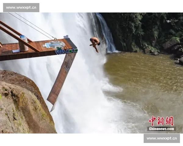 跳水比赛：挑战极限与完美动作的完美结合，探索水中艺术与竞技的魅力 - 副本 (13) - 副本 - 副本